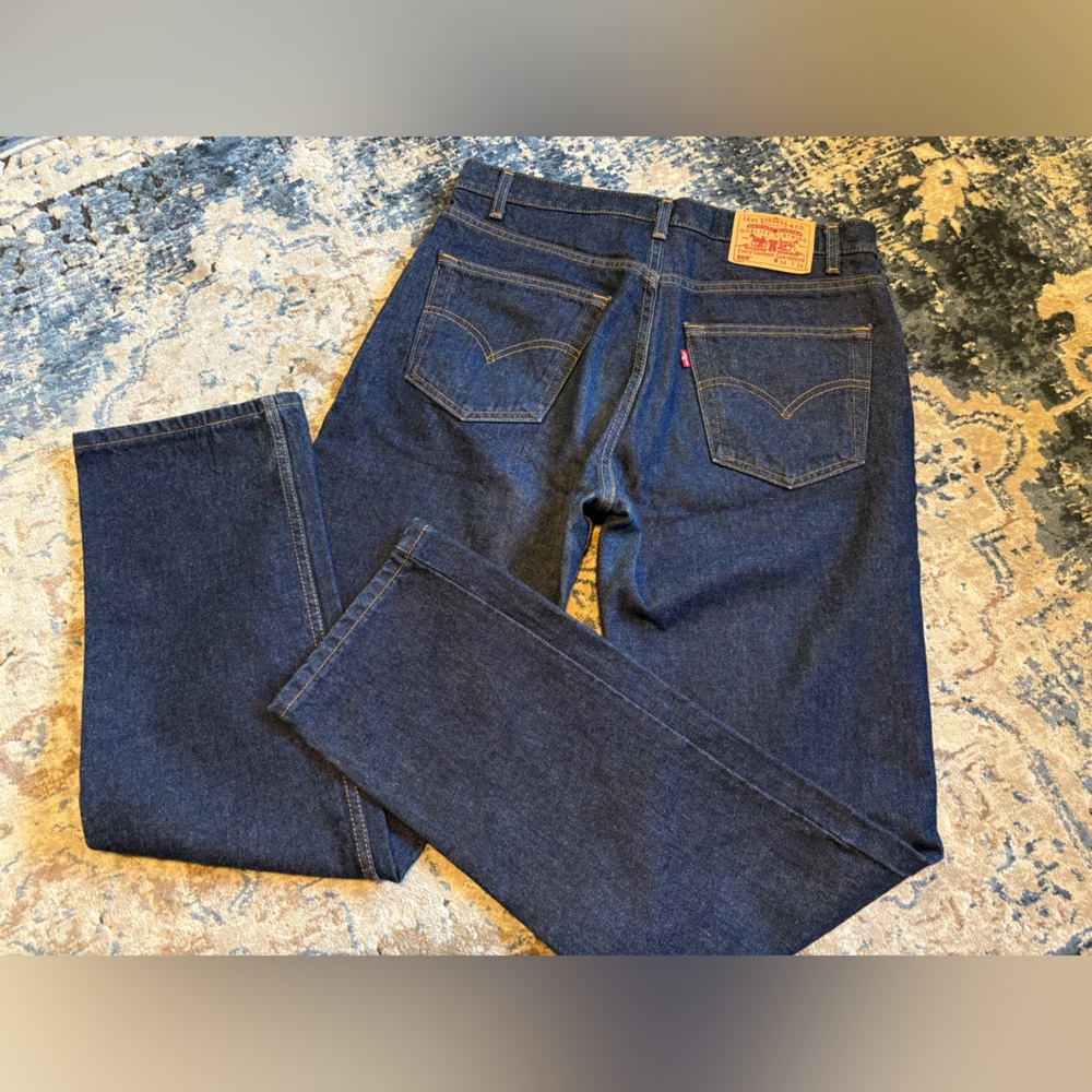 Vintage 2002 Levi’s 505 Made in Canada Dark Wash Jeans 34x34